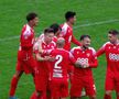 6 detalii de la Dinamo - Dumbrăvița: s-a schimbat playlistul din vestiar, rezervele au făcut hora bucuriei + ce le-au cerut fanii jucătorilor la final