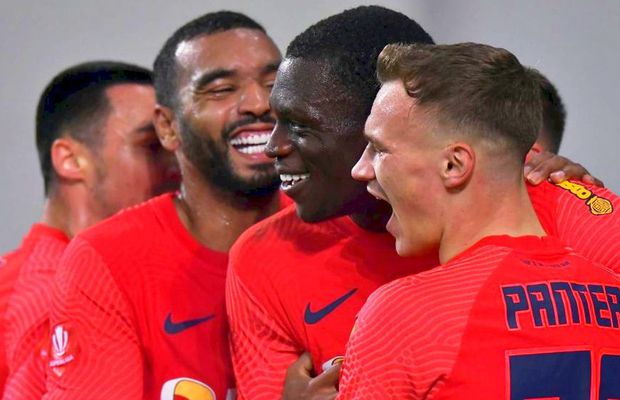 În control cu Pintilii » FCSB a limpezit rapid duelul cu echipa-comedie a lui Napoli și a urcat pe loc de play-off » Clasamentul ACUM