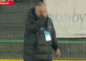 Fază supectă în minutul 68 de la Mioveni - CFR: arbitrii VAR i-au solicitat „centralului” să revadă faza de penalty la monitor, dar Mladinovici nu a dictat nimic. Petrescu a început să se închine!