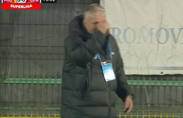 Decizie de neînțeles a lui Mladinovici în Mioveni - CFR Cluj: penalty refuzat și după intervenția VAR! » Dan Petrescu și-a făcut cruce pe margine