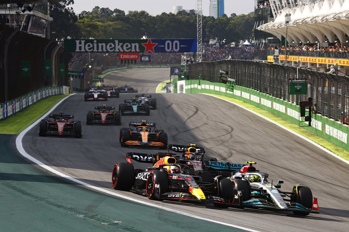 George Russell, victorie în premieră în Formula 1 » Dublă Mercedes în Marele Premiu al Braziliei + Verstappen doar pe 6. Cum arată clasamentele
