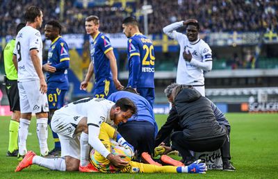 Un fotbalist din Serie A a suferit o accidentare horror și ratează Mondialul din Qatar: imagini dure