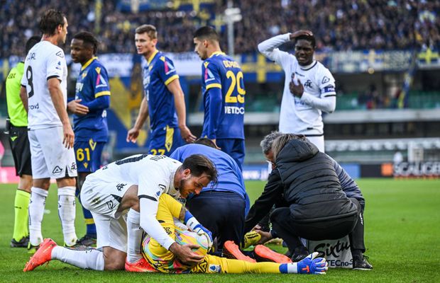 Un fotbalist din Serie A a suferit o accidentare horror și ratează Mondialul din Qatar: imagini dure