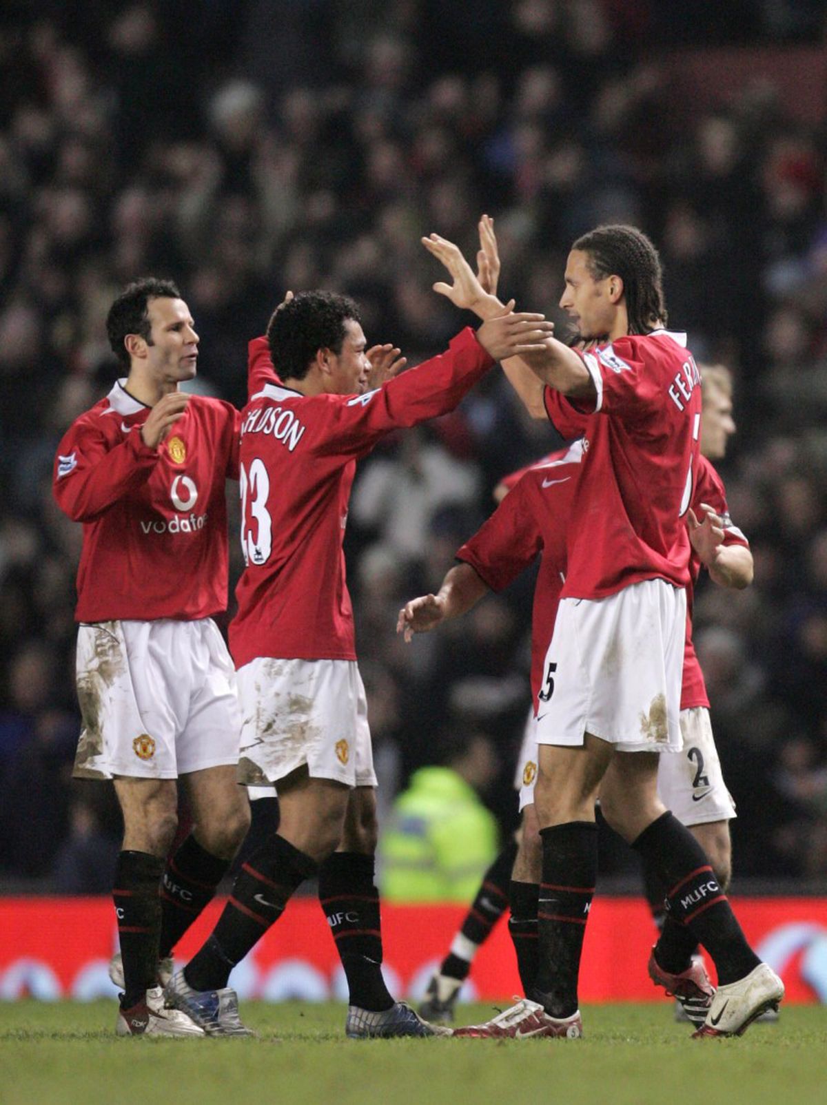 Retras din fotbal în 2016, dublul campion din Premier League s-a apucat să vândă ceasuri de lux