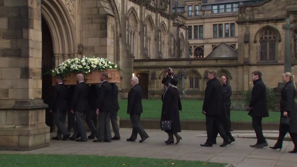 Cortegiul funerar al lui Bobby Charlton