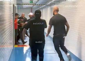 Scandal în Brazilia » Enervat că nu a primit penalty, directorul sportiv al lui Corinthians a încercat să pătrundă cu forța în camera VAR