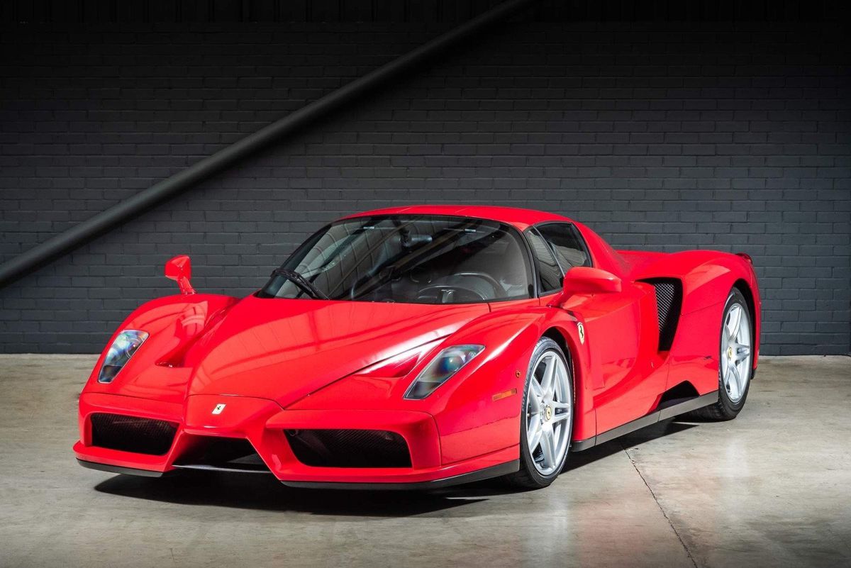 În 2004, un milionar britanic a comandat un Ferrari Enzo și a avut niște cereri nemaiauzite! Azi vrea să-l vândă cu o sumă astronomică!
