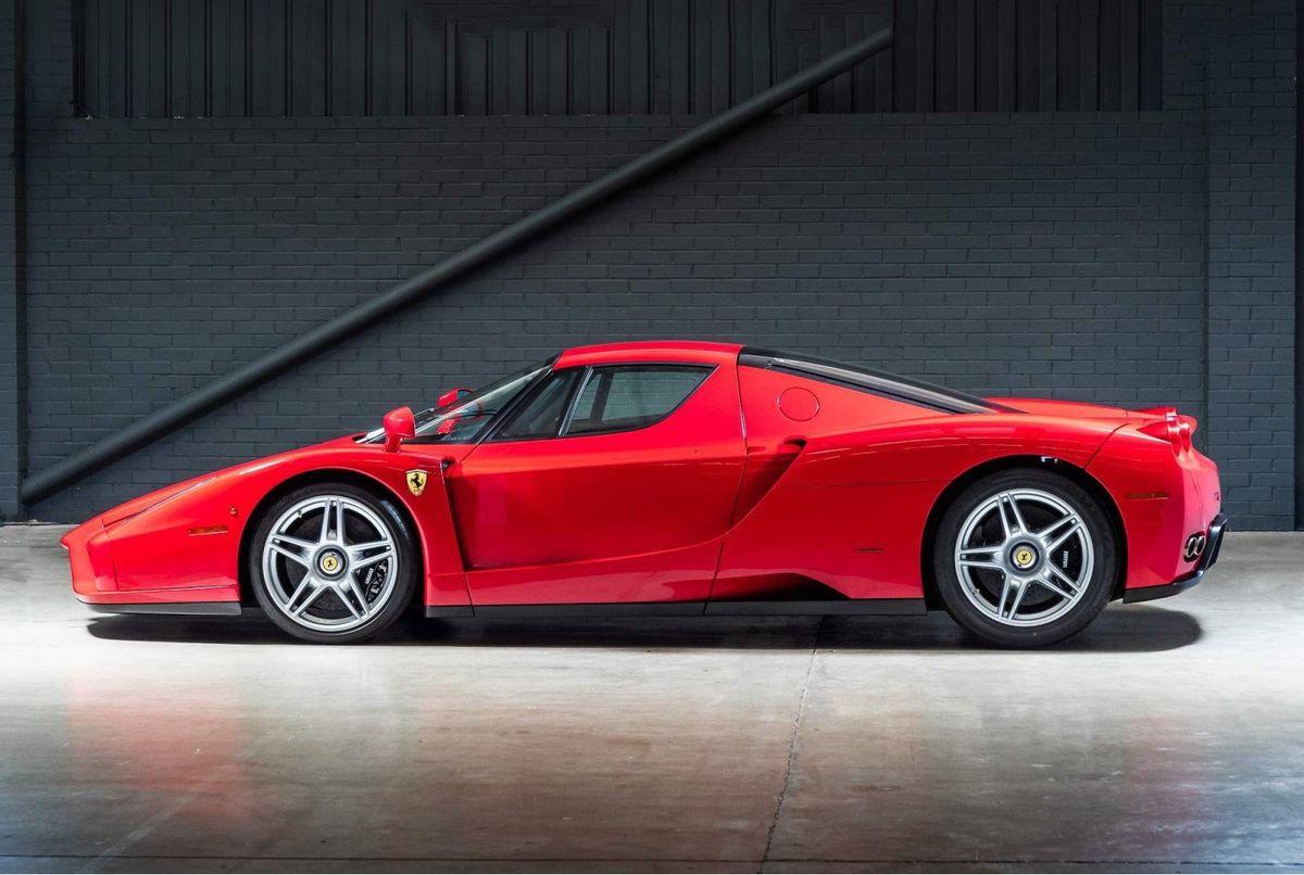În 2004, un milionar britanic a comandat un Ferrari Enzo și a avut niște cereri nemaiauzite! Azi vrea să-l vândă cu o sumă astronomică!