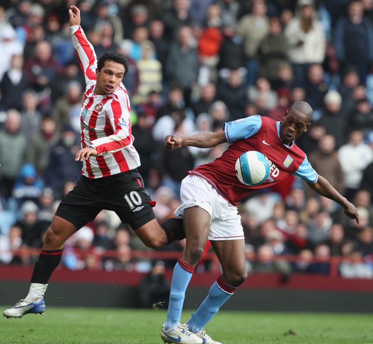 Retras din fotbal în 2016, dublul campion din Premier League s-a apucat să vândă ceasuri de lux