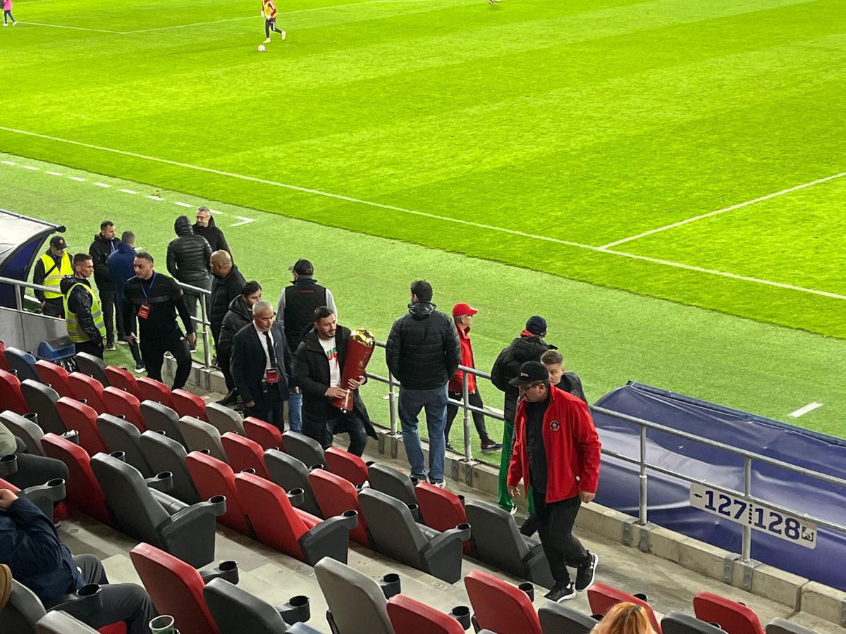 Trofeul de la Campionatul Mondial de Minifotbal prezentat fanilor » Adus în Ghencea, la CSA Steaua - Csikszereda