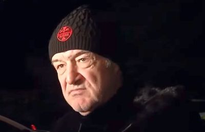 Gigi Becali a mers la secția de poliție la 3 dimineața: „Să mă caute și să-și ceară iertare, altfel îi fac plângere penală!”