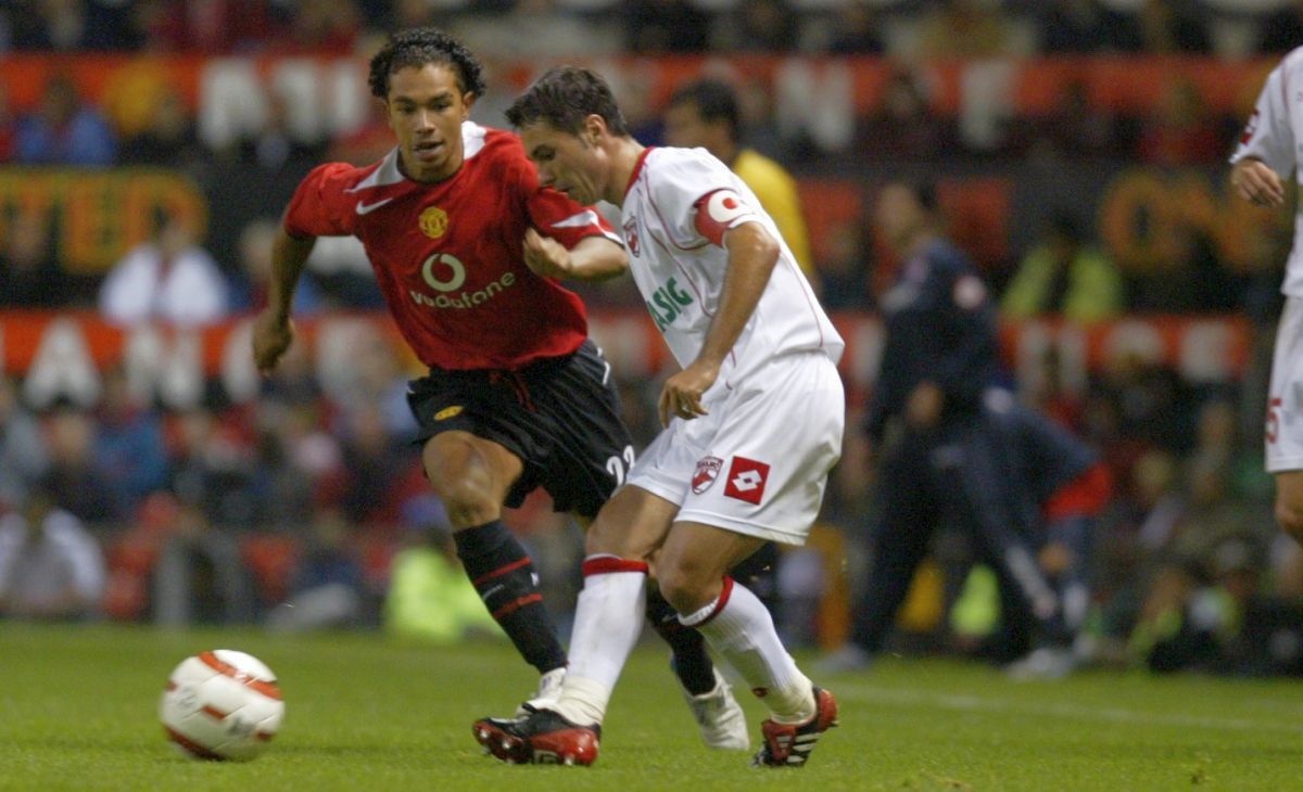 Retras din fotbal în 2016, dublul campion din Premier League s-a apucat să vândă ceasuri de lux