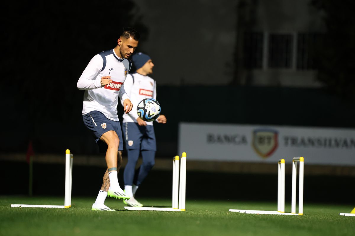 Imagini de la antrenamentul efectuat luni seara de naționala României, la Mogoșoaia