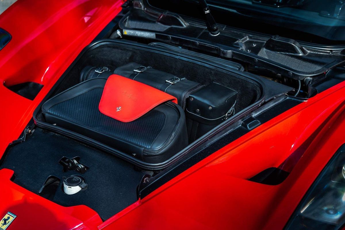 În 2004, un milionar britanic a comandat un Ferrari Enzo și a avut niște cereri nemaiauzite! Azi vrea să-l vândă cu o sumă astronomică!