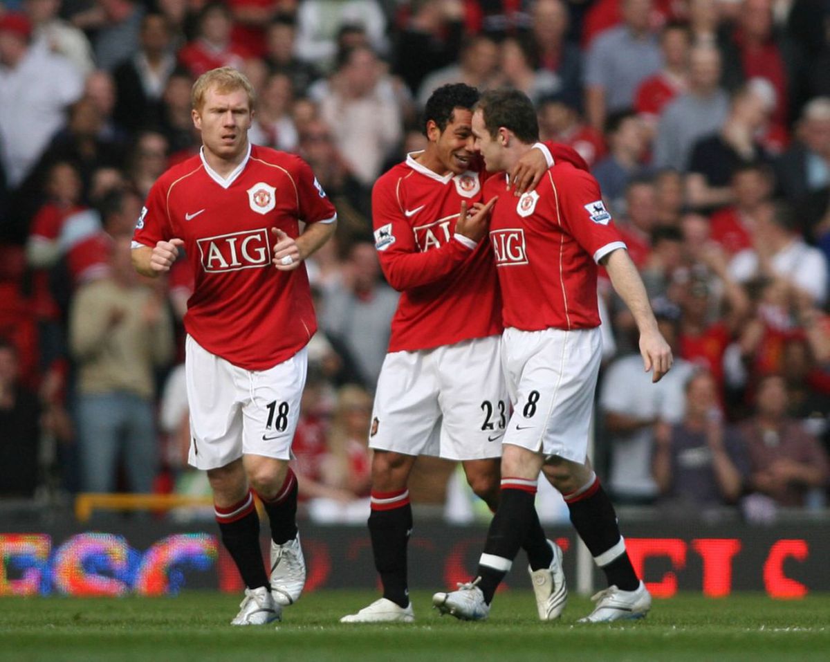 Retras din fotbal în 2016, dublul campion din Premier League s-a apucat să vândă ceasuri de lux