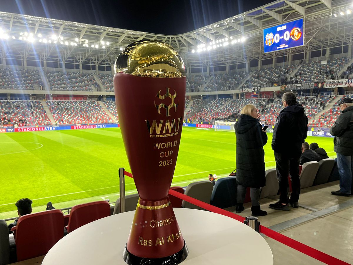 Trofeul de la Campionatul Mondial de Minifotbal prezentat fanilor » Adus în Ghencea, la CSA Steaua - Csikszereda