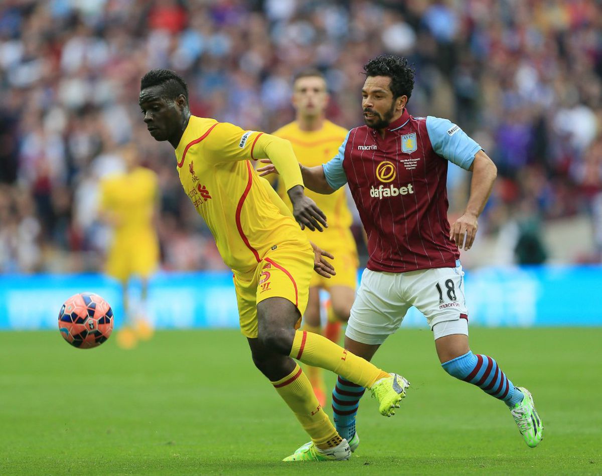 Retras din fotbal în 2016, dublul campion din Premier League s-a apucat să vândă ceasuri de lux