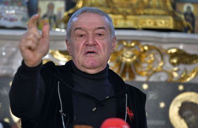 Gigi Becali a ieșit șifonat din accident: „Am făcut CT, am o fisură” + Motivul pentru care a mers la poliție la 3 dimineața