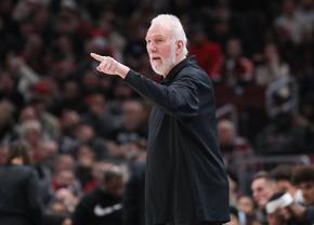 Gregg Popovich, antrenorul legendar al lui San Antonio Spurs, a suferit un accident vascular cerebral minor în arena echipei