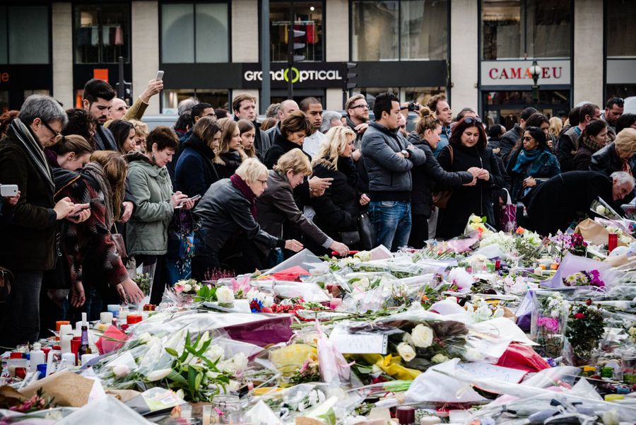 Zece ani de la masacrul de la Paris » Teroare în centru și lângă Stade de France, „prizonieri” în tribune și la vestiare