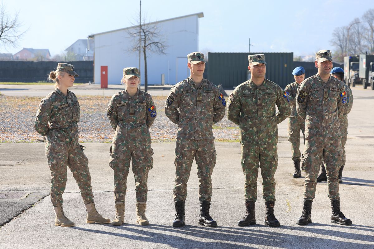 Povești spectaculoase ale militarilor români din Sarajevo: ultrasul din galeria lui U Cluj și verișoara lui Horațiu Moldovan, fotbalistă în Liga 3 » Cum vor trăi meciul Bosnia - România