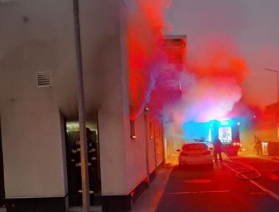 Incendiu în această seară la stadionul din România: pompierii au intervenit cu 3 autospeciale