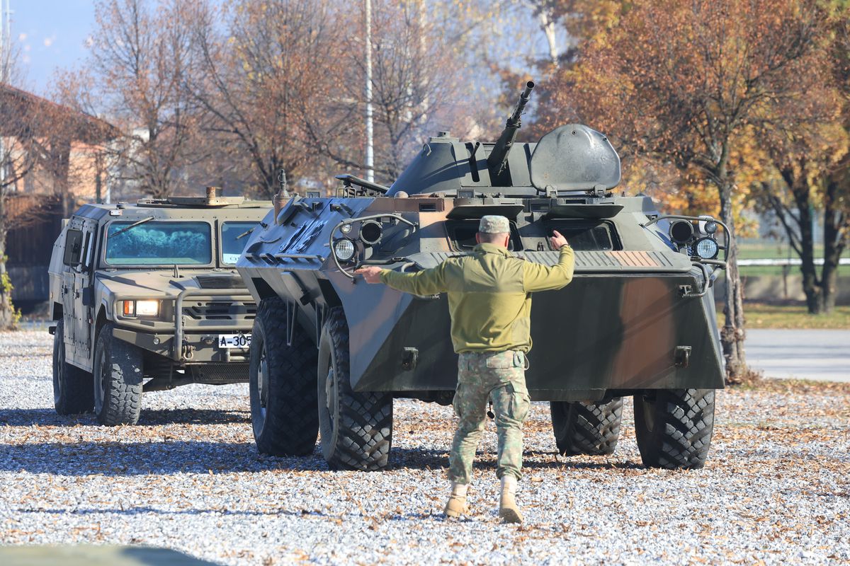 Povești spectaculoase ale militarilor români din Sarajevo: ultrasul din galeria lui U Cluj și verișoara lui Horațiu Moldovan, fotbalistă în Liga 3 » Cum vor trăi meciul Bosnia - România