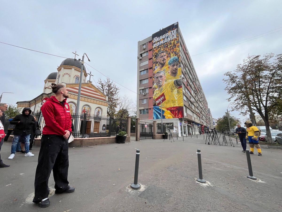 Pictura imensă cu cei 3 „tricolori” a fost dezvăluită pe un bloc din Sectorul 2 » Reacția lui Radu Drăgușin, venit la fața locului