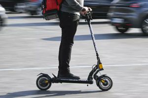 Proiectul de lege a fost adoptat » Asigurarea RCA devine obligatorie pentru trotinete și biciclete electrice