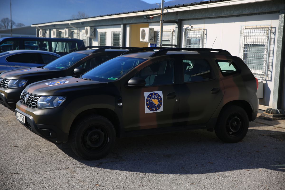 Povești spectaculoase ale militarilor români din Sarajevo: ultrasul din galeria lui U Cluj și verișoara lui Horațiu Moldovan, fotbalistă în Liga 3 » Cum vor trăi meciul Bosnia - România