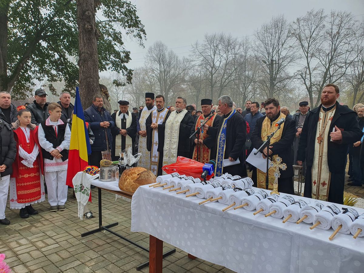 A fost dezvelită statuia în memoria lui Helmut Duckadam: regretatul portar, alături de cele 4 mingi salvate la Sevilla