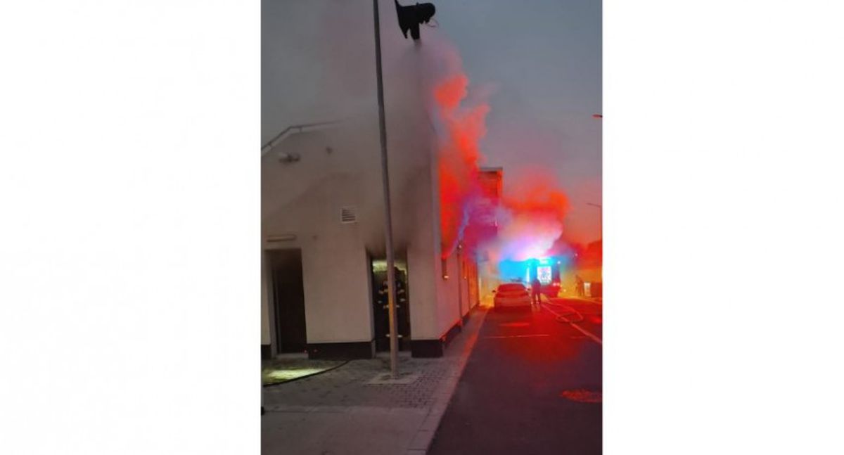 Incendiu la stadionul din România: pompierii au intervenit cu 3 autospeciale