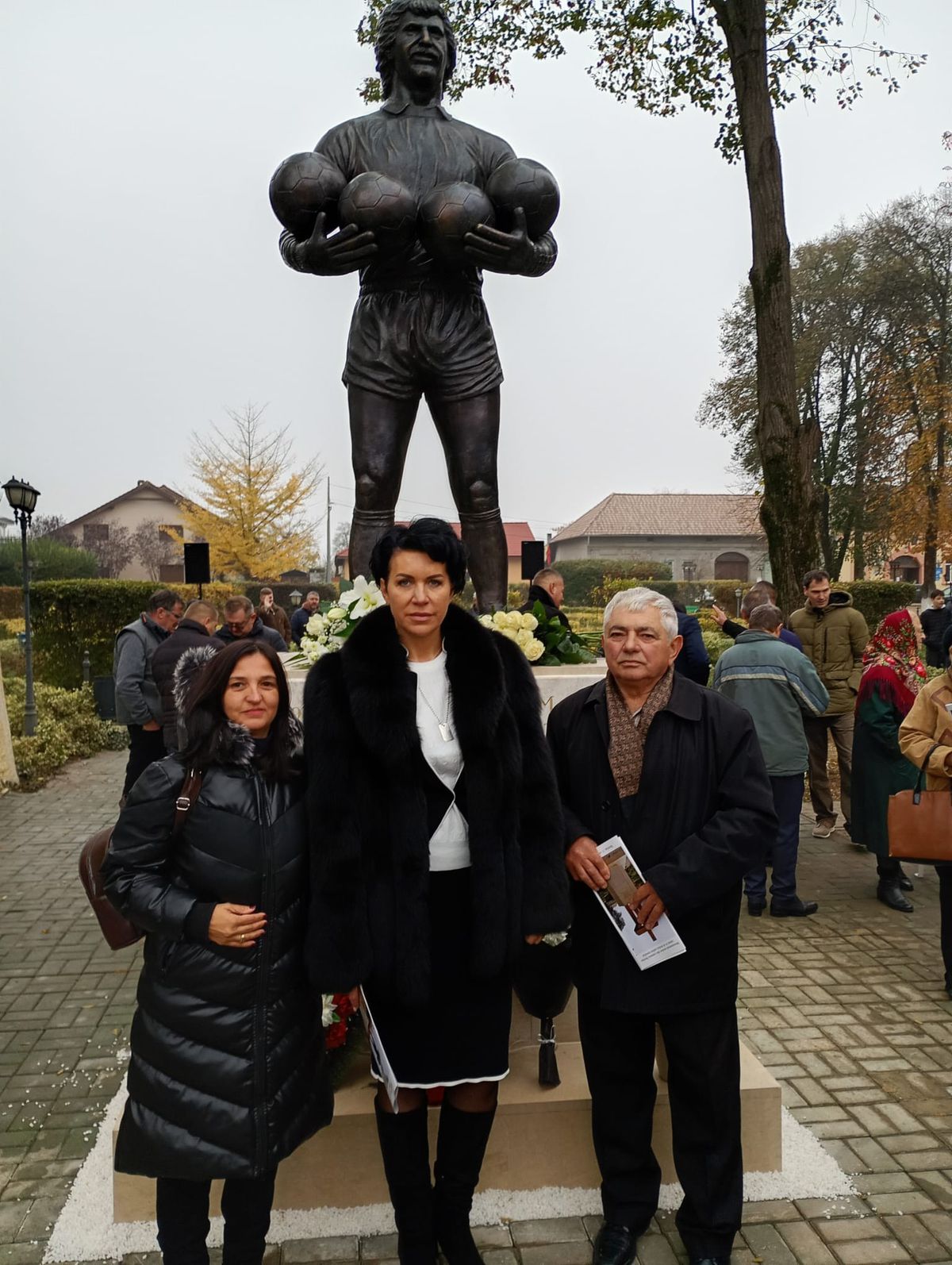 A fost dezvelită statuia în memoria lui Helmut Duckadam: regretatul portar, alături de cele 4 mingi salvate la Sevilla