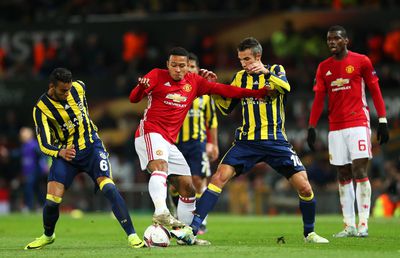 Fostul jucător al lui Manchester United a renunțat la lux pentru a-și ajuta clubul » Îi datorează încă milioane de euro