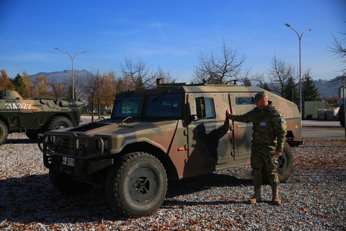 Povești spectaculoase ale militarilor români din Sarajevo: ultrasul din galeria lui U Cluj și verișoara lui Horațiu Moldovan, fotbalistă în Liga 3 » Cum vor trăi meciul Bosnia - România