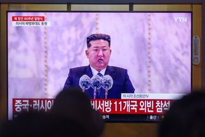 Situație fără precedent! Kim Jong Un a permis transmisiuni din Premier League în Coreea de Nord, dar după propriile reguli