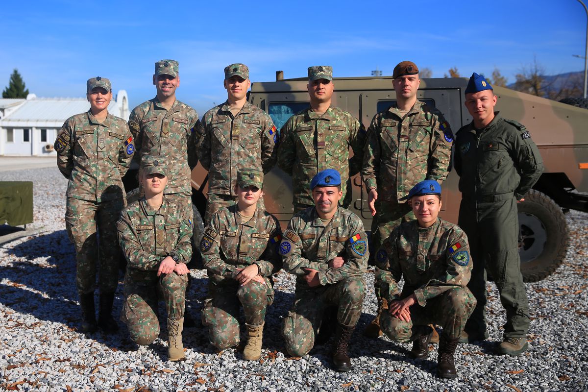 Povești spectaculoase ale militarilor români din Sarajevo: ultrasul din galeria lui U Cluj și verișoara lui Horațiu Moldovan, fotbalistă în Liga 3 » Cum vor trăi meciul Bosnia - România