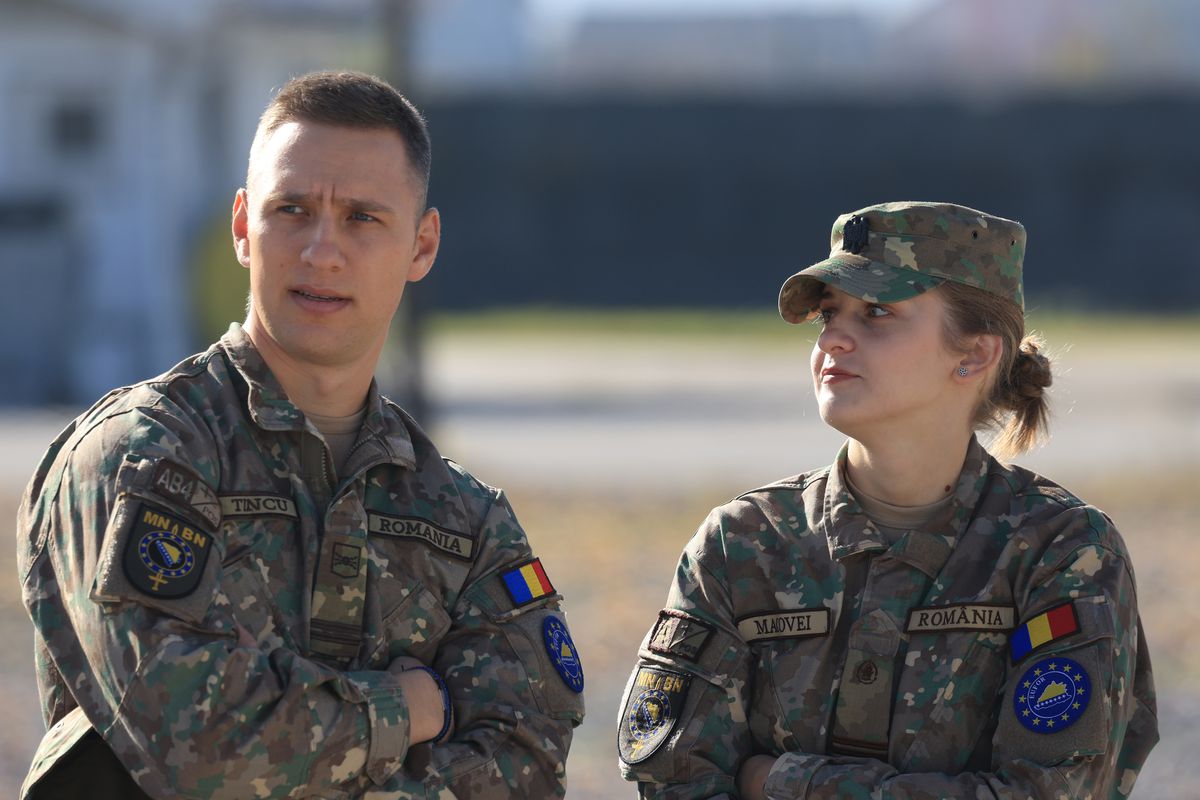 Povești spectaculoase ale militarilor români din Sarajevo: ultrasul din galeria lui U Cluj și verișoara lui Horațiu Moldovan, fotbalistă în Liga 3 » Cum vor trăi meciul Bosnia - România