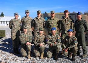 Povești spectaculoase ale militarilor români din Sarajevo: ultrasul din galeria lui U Cluj și verișoara lui Horațiu Moldovan, fotbalistă în Liga 3 » Cum vor trăi meciul Bosnia - România