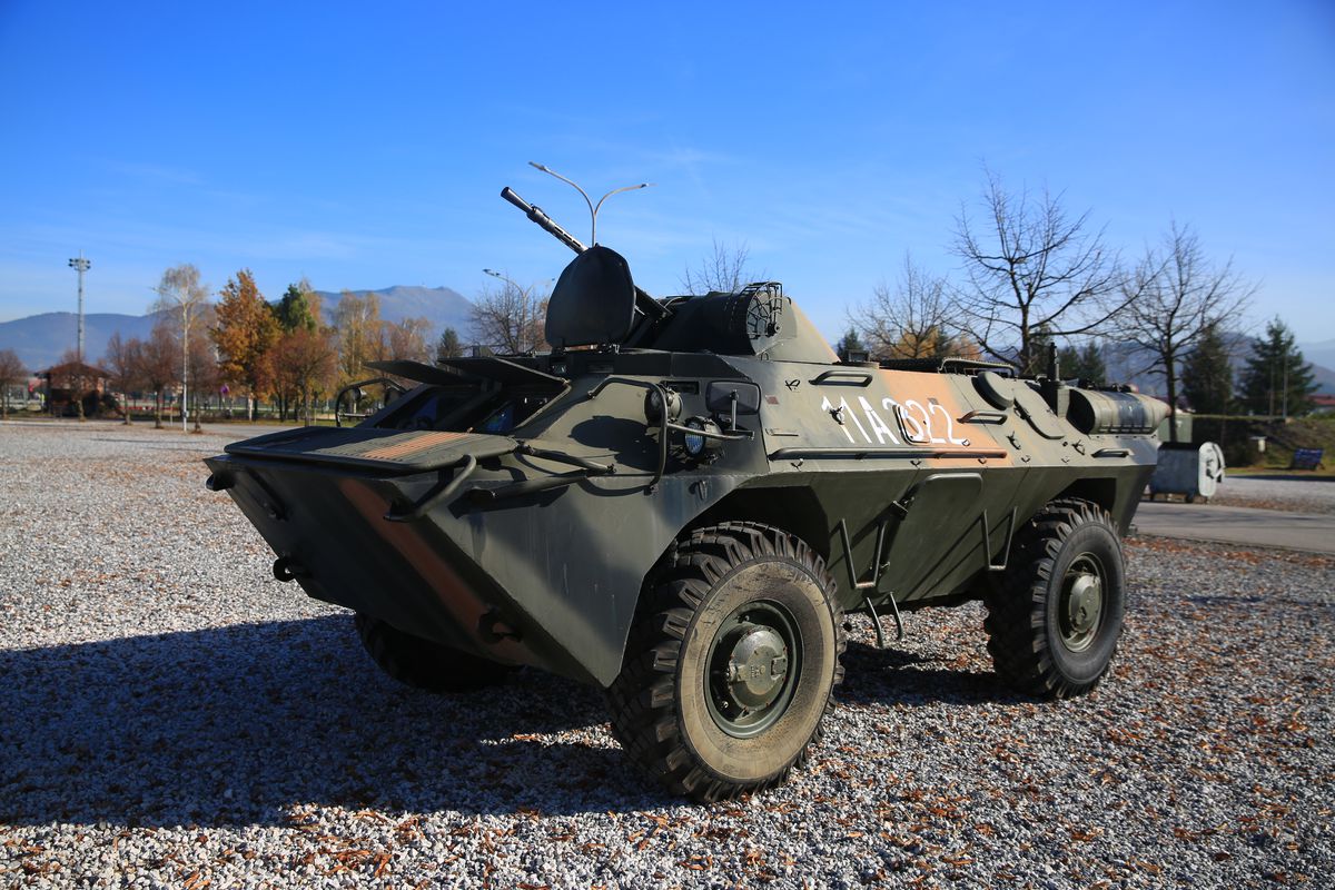 Povești spectaculoase ale militarilor români din Sarajevo: ultrasul din galeria lui U Cluj și verișoara lui Horațiu Moldovan, fotbalistă în Liga 3 » Cum vor trăi meciul Bosnia - România