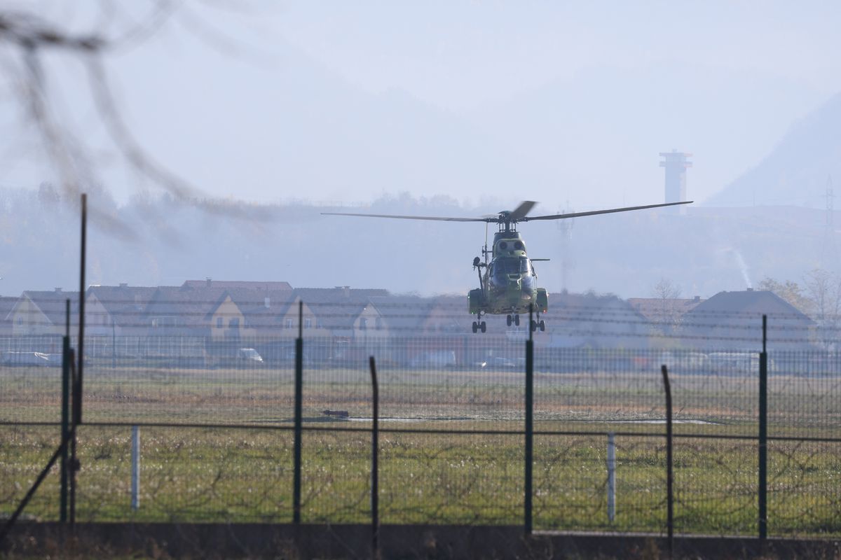 Povești spectaculoase ale militarilor români din Sarajevo: ultrasul din galeria lui U Cluj și verișoara lui Horațiu Moldovan, fotbalistă în Liga 3 » Cum vor trăi meciul Bosnia - România