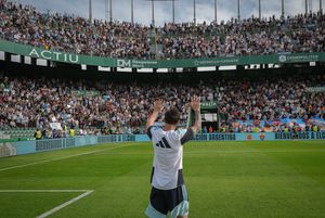 Messi, întâmpinat de 20.000 de oameni la antrenamentul din orașul european cu 240.000 de locuitori