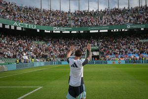 Messi, întâmpinat de 20.000 de oameni la antrenamentul din orașul european cu 240.000 de locuitori