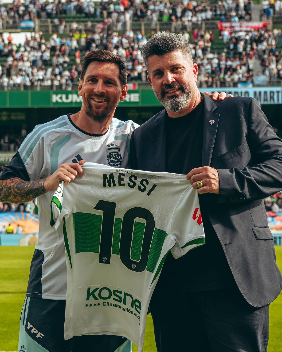 Messi, întâmpinat de 20.000 de oameni la antrenamentul din orașul european cu 240.000 de locuitori
