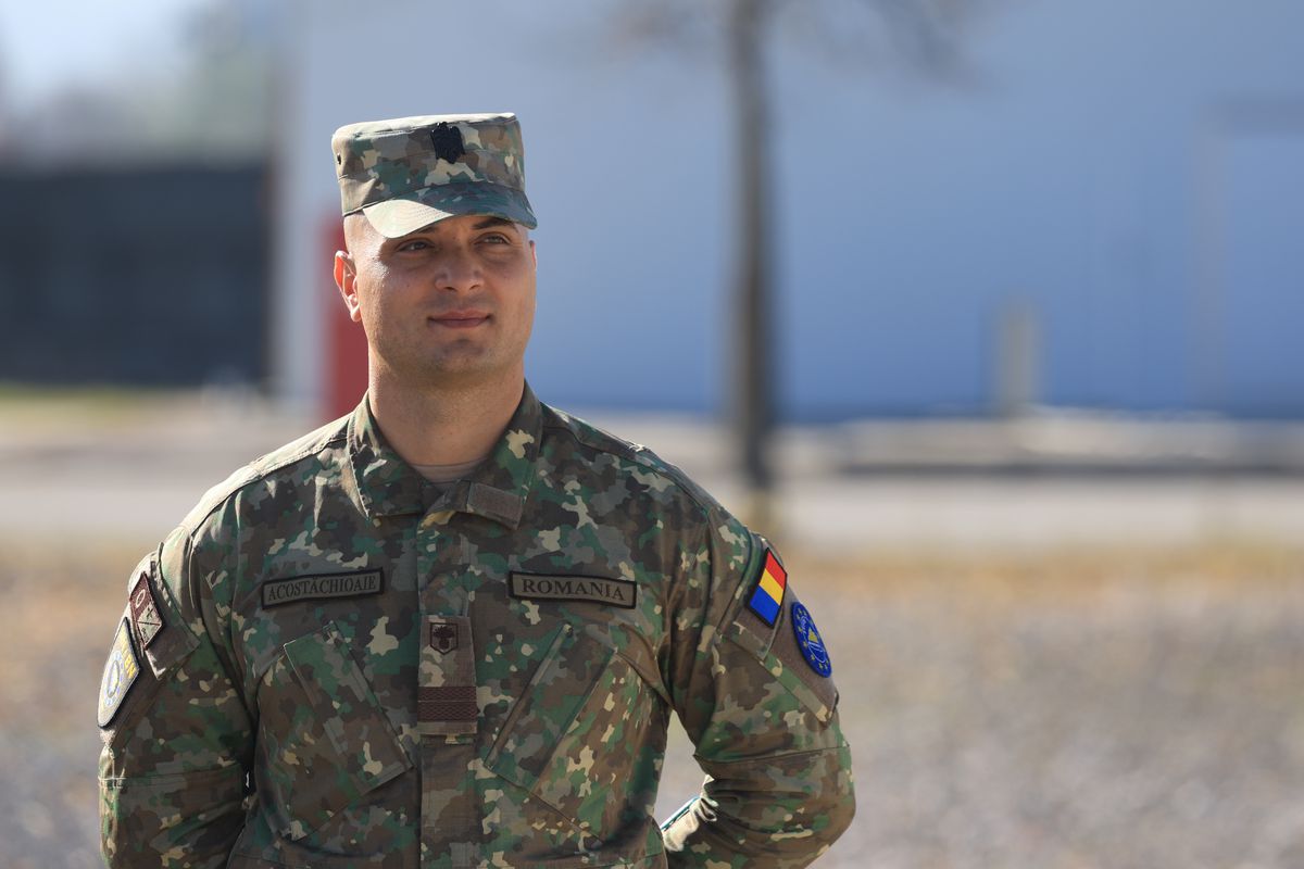 Povești spectaculoase ale militarilor români din Sarajevo: ultrasul din galeria lui U Cluj și verișoara lui Horațiu Moldovan, fotbalistă în Liga 3 » Cum vor trăi meciul Bosnia - România