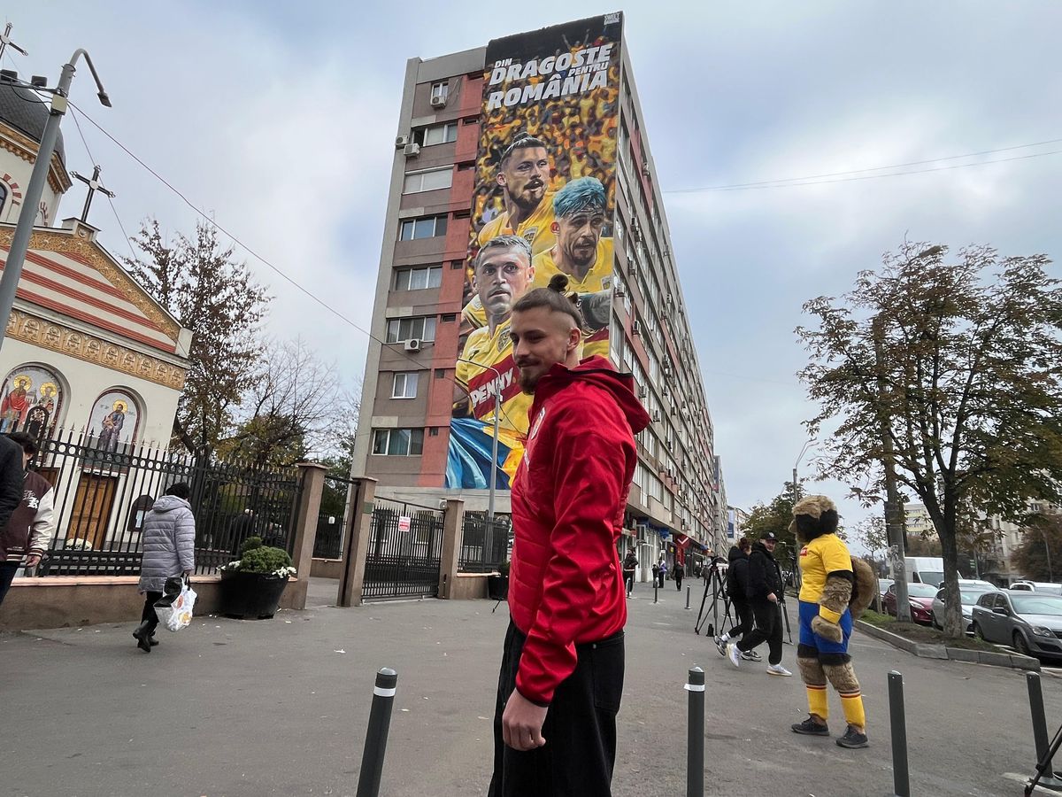 Pictura imensă cu cei 3 „tricolori” a fost dezvăluită pe un bloc din Sectorul 2 » Reacția lui Radu Drăgușin, venit la fața locului