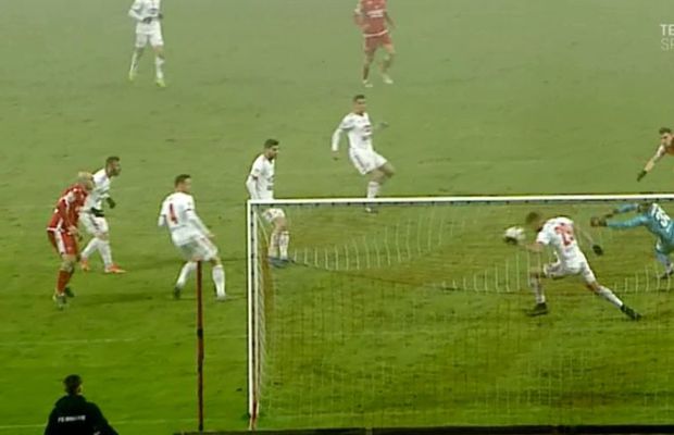 DINAMO - SEPSI // FOTO Penalty CLAR neacordat „câinilor”! Bouhenna a făcut pe portarul, însă centralul Iulian Călin a comis o eroare uriașă