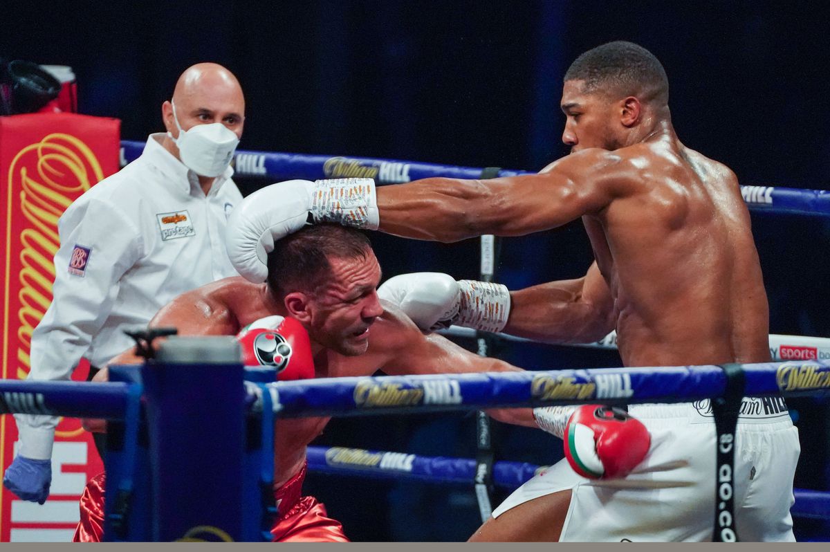 VIDEO + FOTO Anthony Joshua, KO devastator în meciul cu Kubrat Pulev! Cine l-a provocat imediat după: „A făcut pe el în direct la TV”