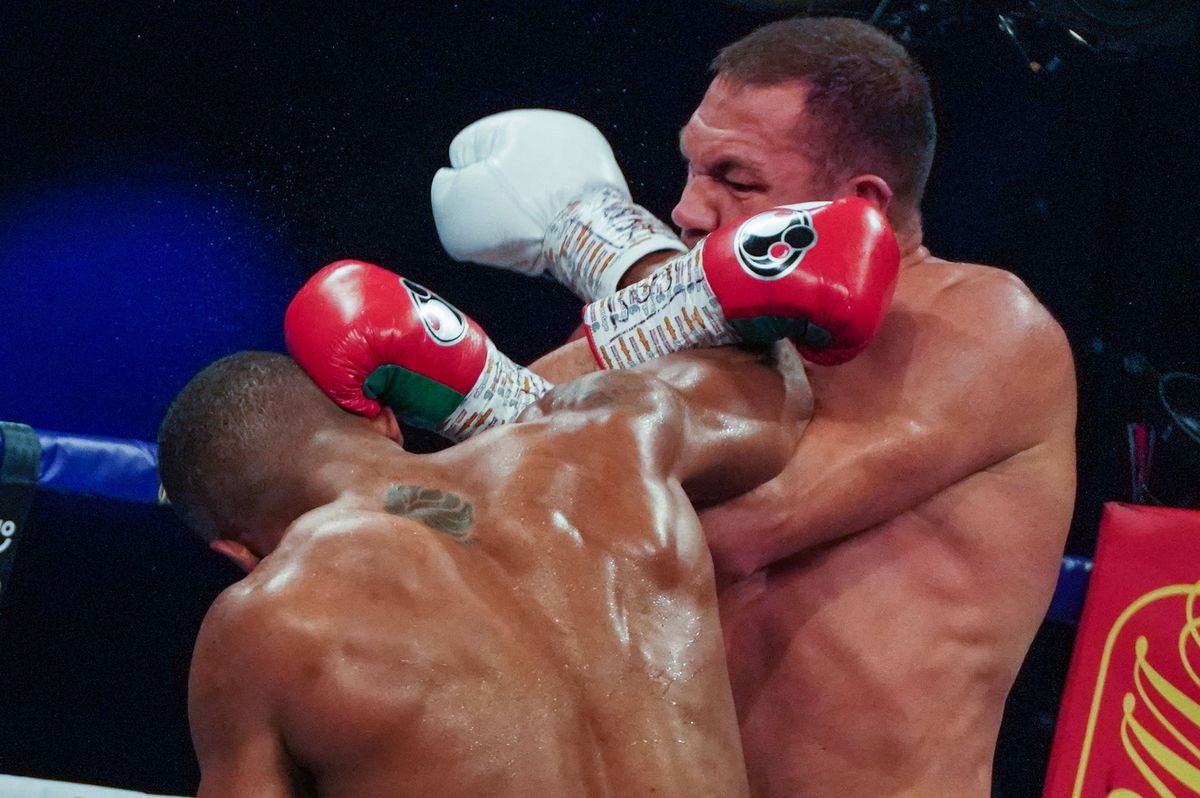 VIDEO + FOTO Anthony Joshua, KO devastator în meciul cu Kubrat Pulev! Cine l-a provocat imediat după: „A făcut pe el în direct la TV”