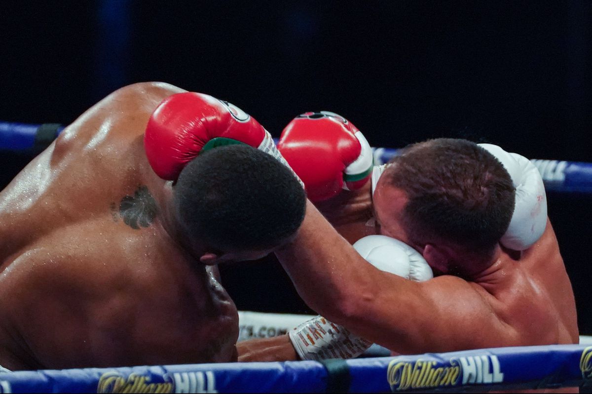 VIDEO + FOTO Anthony Joshua, KO devastator în meciul cu Kubrat Pulev! Cine l-a provocat imediat după: „A făcut pe el în direct la TV”